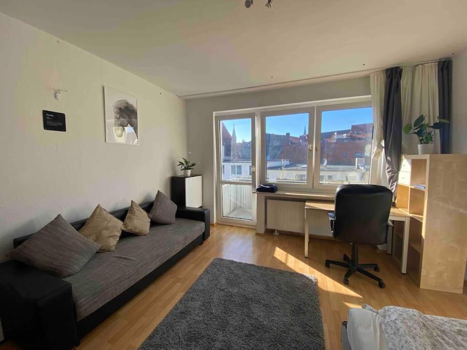 Middle Of The City Center, With Balcony Hannover Exterior photo